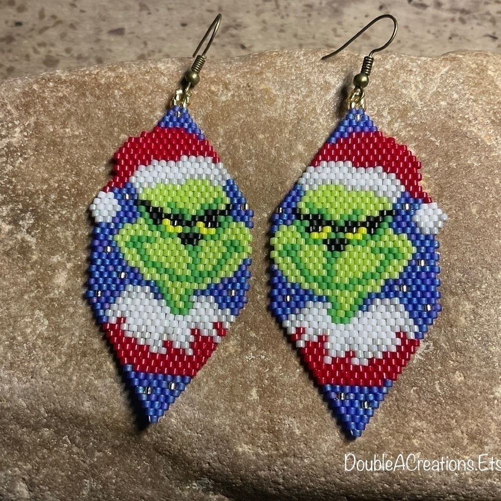Grinch Beaded Earrings, New, Handmade by Me - Picture 1 of 8